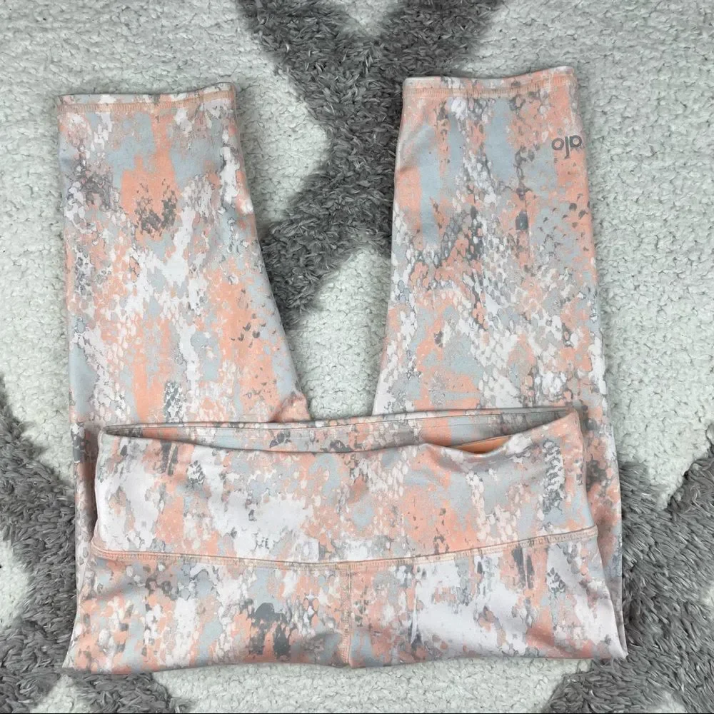 Womens Alo Cropped Leggings